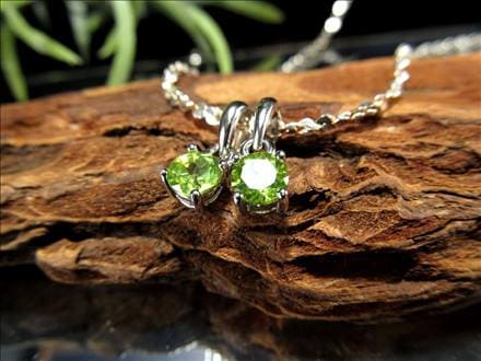 ペリドット かんらん石 ペンダントトップ アクセサリー ハワイアンダイヤモンド