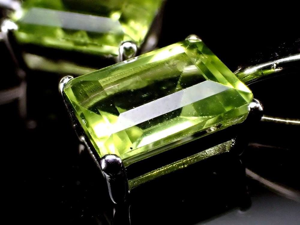 ペリドット ペンダントトップ アクセサリー 8月の誕生石 かんらん石