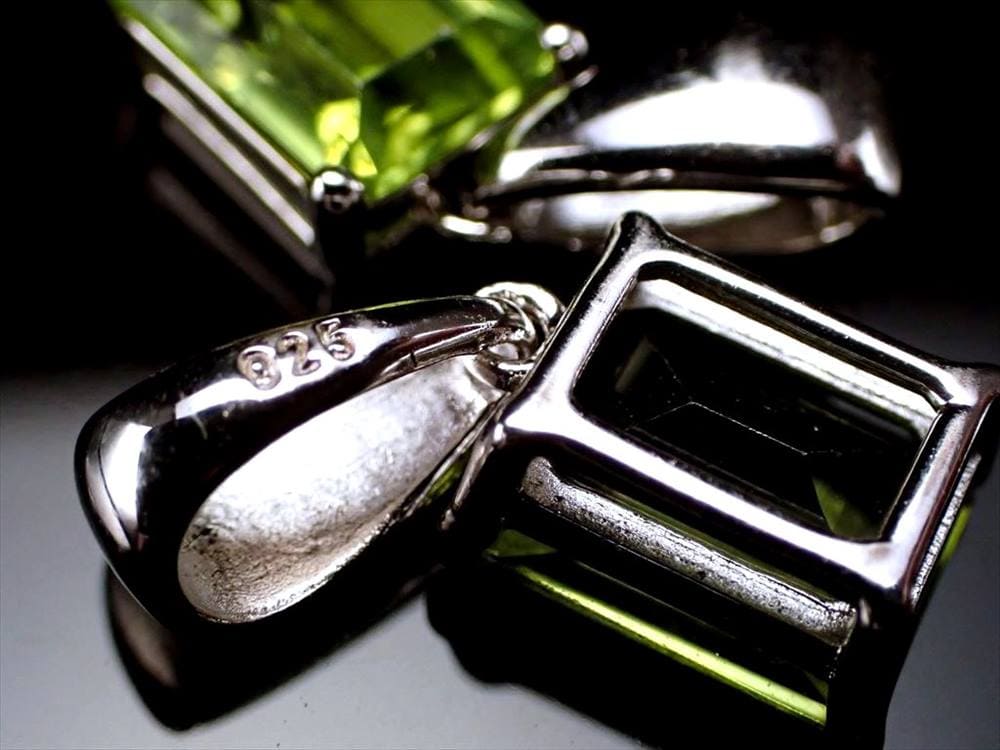 ペリドット ペンダントトップ アクセサリー 8月の誕生石 かんらん石