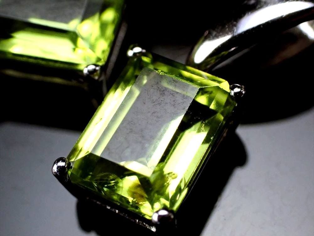 ペリドット ペンダントトップ アクセサリー 8月の誕生石 かんらん石