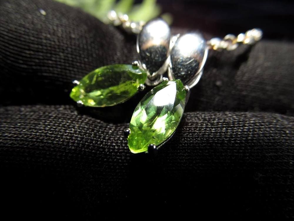 ペリドット かんらん石 ペンダントトップ アクセサリー ハワイアンダイヤモンド