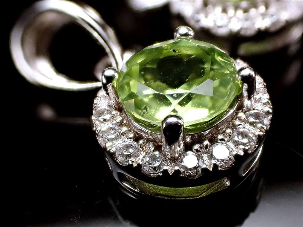 ペリドット ペンダントトップ アクセサリー 8月の誕生石 かんらん石