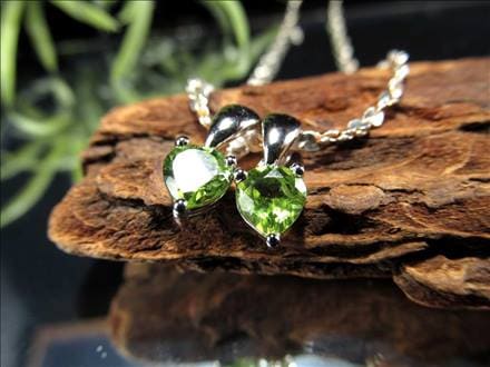 ペリドット かんらん石 ペンダントトップ アクセサリー ハワイアンダイヤモンド