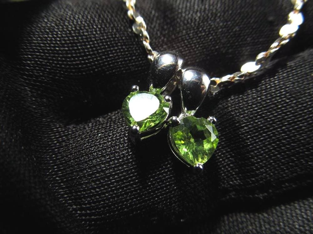ペリドット かんらん石 ペンダントトップ アクセサリー ハワイアンダイヤモンド