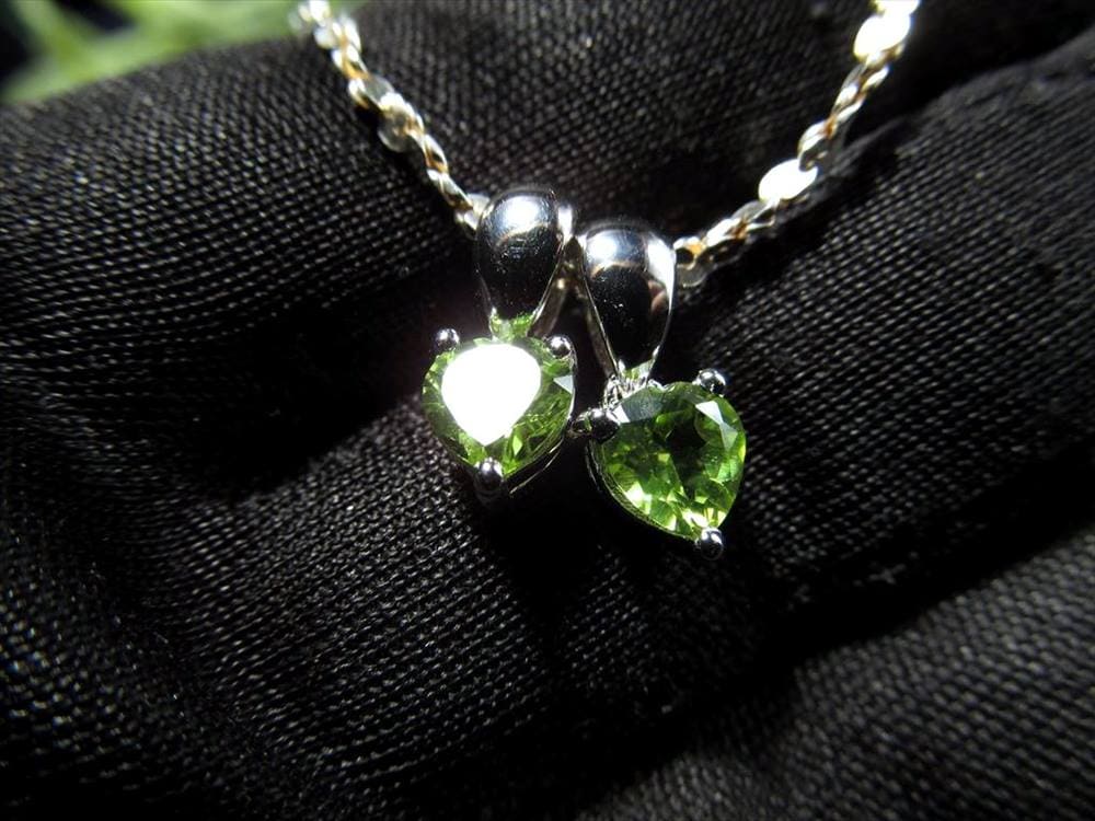 ペリドット かんらん石 ペンダントトップ アクセサリー ハワイアンダイヤモンド