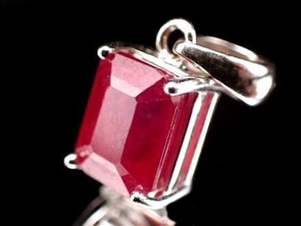 ルビー ペンダント 誕生石 宝石 アクセサリー