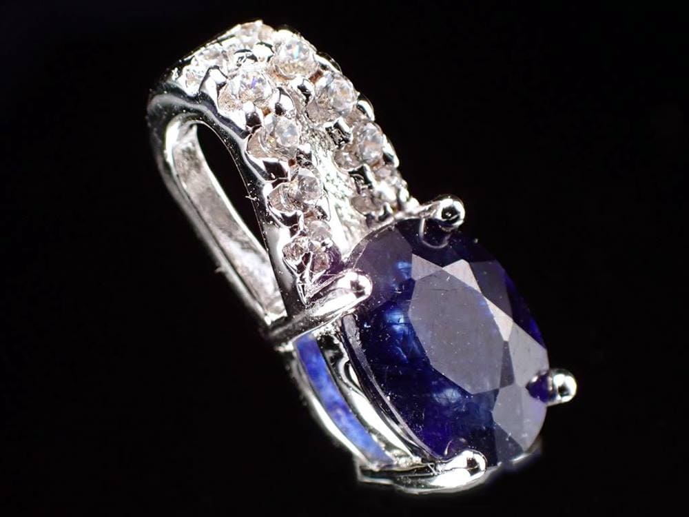 サファイア ペンダントトップ コランダム 9月の誕生石 アクセサリー