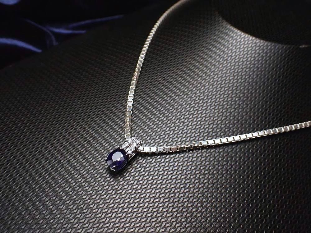 サファイア ペンダントトップ コランダム 9月の誕生石 アクセサリー