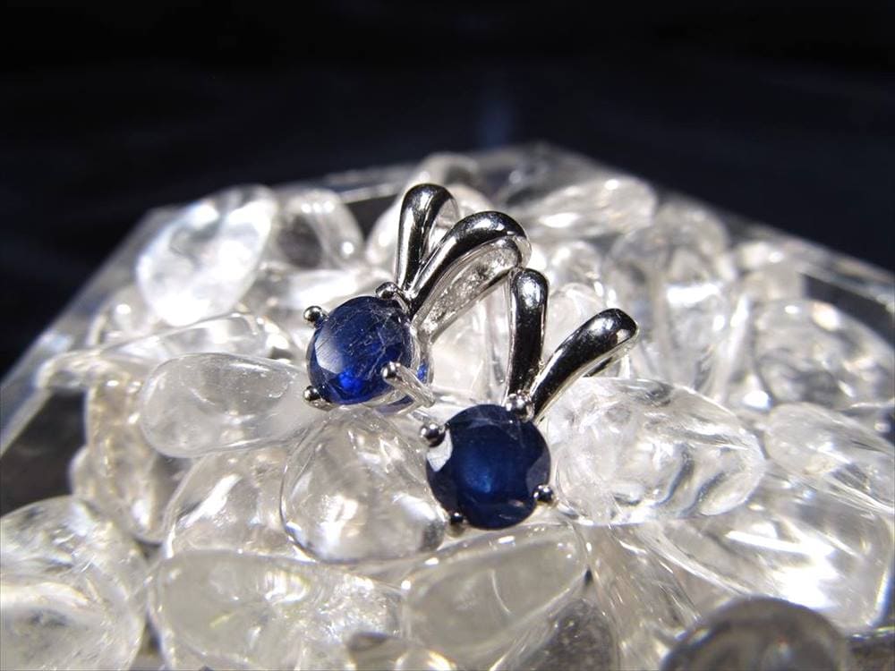 サファイア 宝石 9月の誕生石 ペンダント アクセサリー