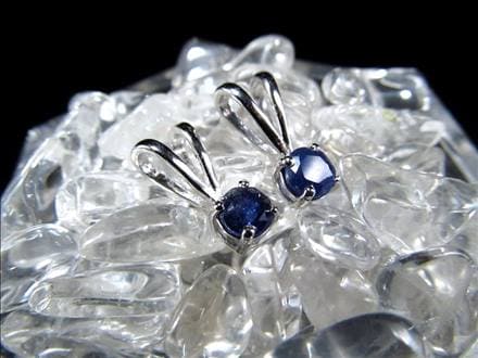 サファイア 宝石 9月の誕生石 ペンダント アクセサリー