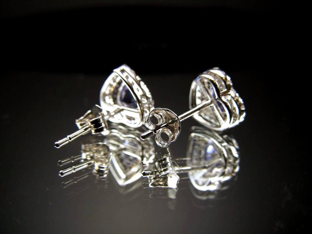 ピアス