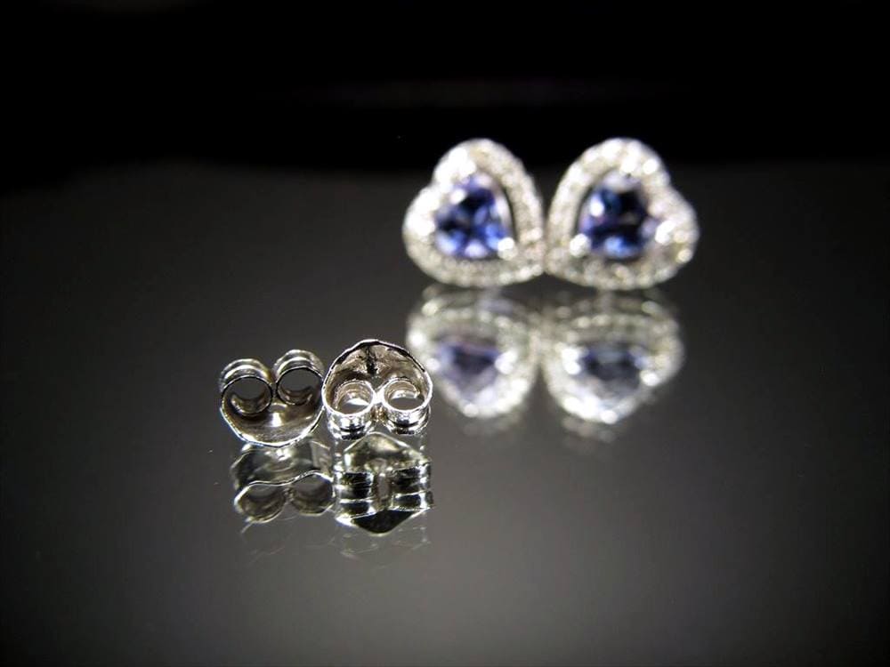 ピアス