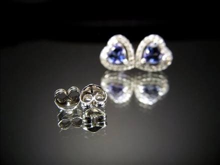 ピアス