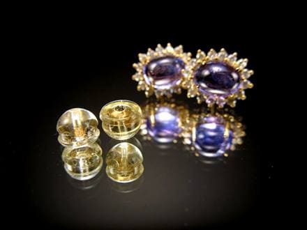 ピアス