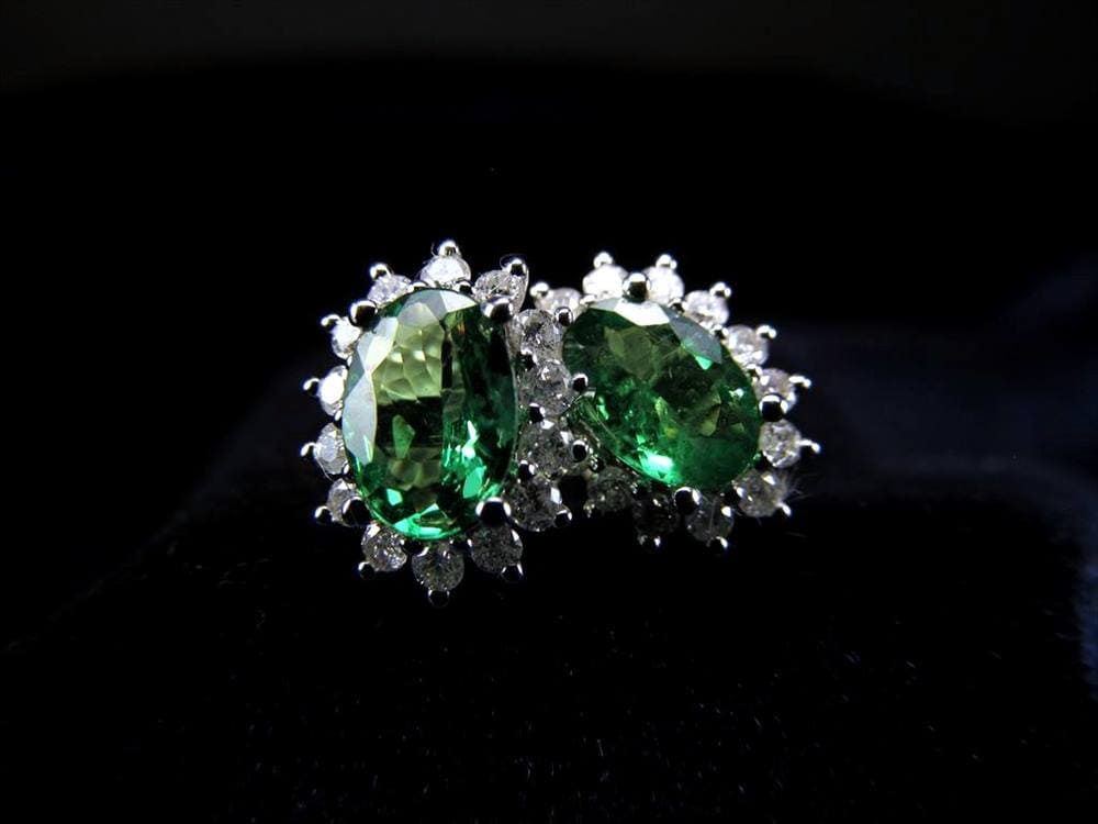 ピアス
