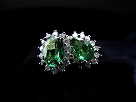 ピアス