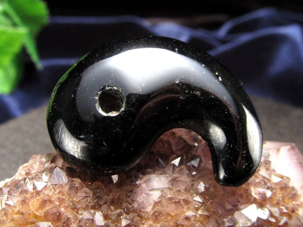 モリオン 黒水晶 勾玉 魔除け お守り