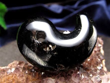 モリオン 黒水晶 勾玉 魔除け お守り