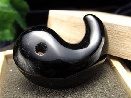 モリオン 黒水晶 勾玉 魔除け お守り