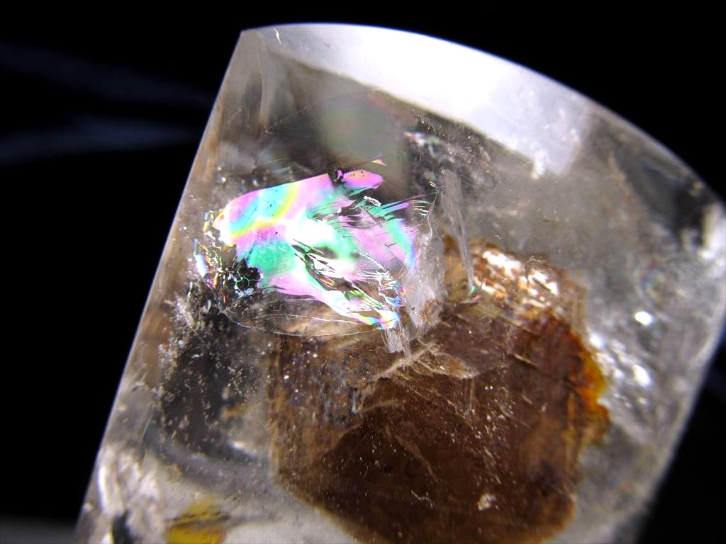 希少 限定品 動画あり たっぷり水入り 大きめ虹 砂入り 古代の水を封入した水晶 最強のパワーストーン 1点物 浄化 お守り インテリアなどに 水入り水晶 タンブル ブラジル産