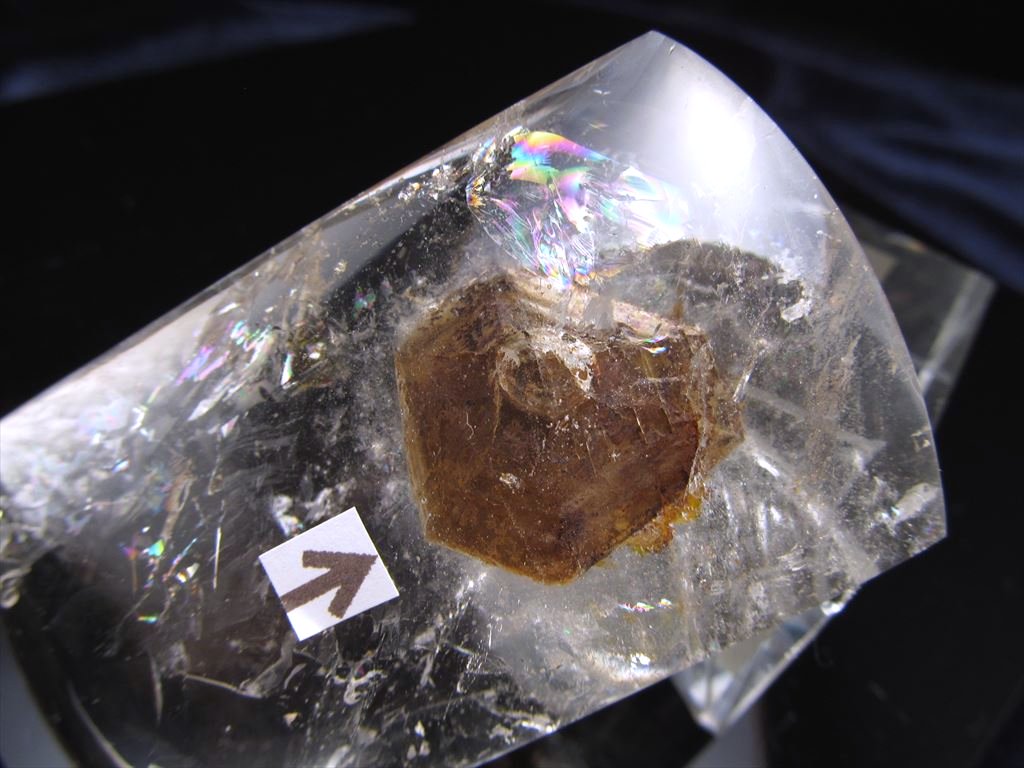 希少 限定品 動画あり たっぷり水入り 大きめ虹 砂入り 古代の水を封入した水晶 最強のパワーストーン 1点物 浄化 お守り インテリアなどに 水入り水晶 タンブル ブラジル産