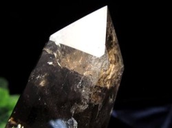 パワーストーン・天然石の卸問屋｜World Stone