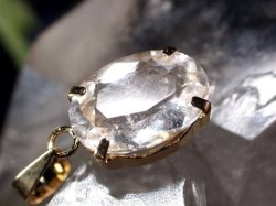 パワーストーン・天然石の卸問屋｜World Stone