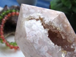 パワーストーン・天然石の卸問屋｜World Stone